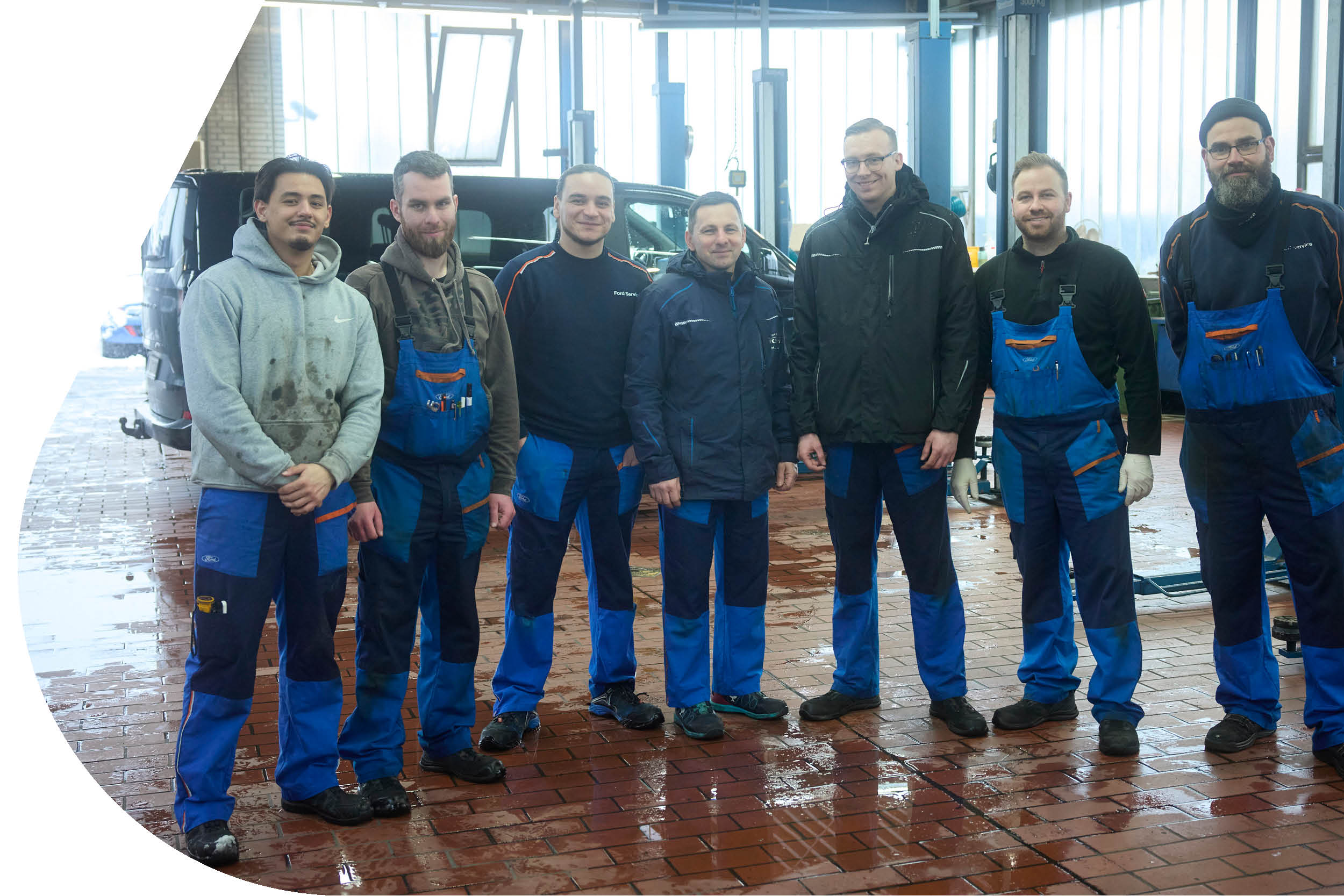 Werkstattmitarbeiter bei Autocentrum Wenner
